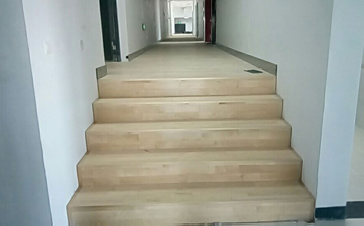 成都運動木地板多少錢一平方