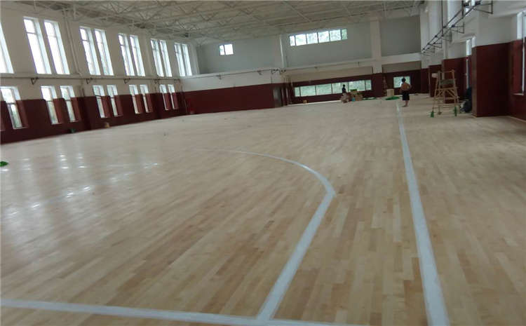 常見的舞蹈室木地板是多少錢