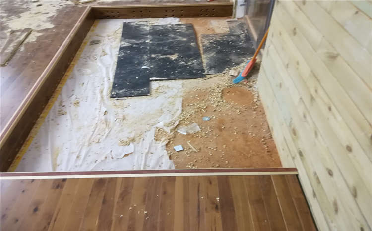 學校籃球場地木地板廠家哪家好？