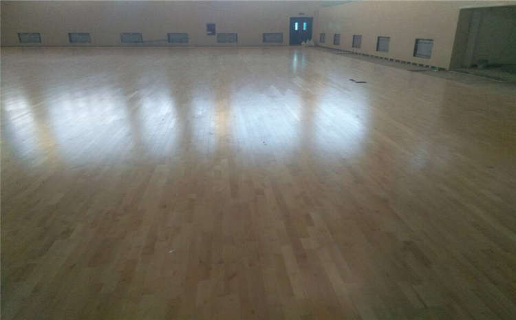 運動木地板面板如何安裝？