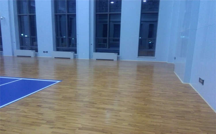 如何保證運動木地板專業質量？