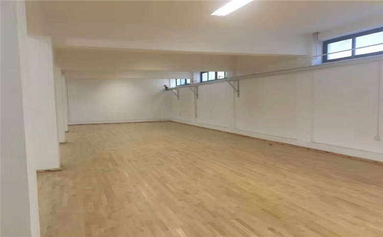 羽毛球館木地板養護這些事不能做