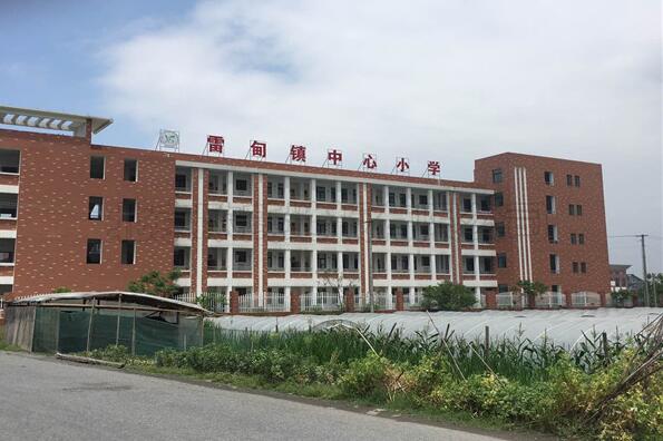 福州雷甸鎮中心小學籃球館木地板案例-1