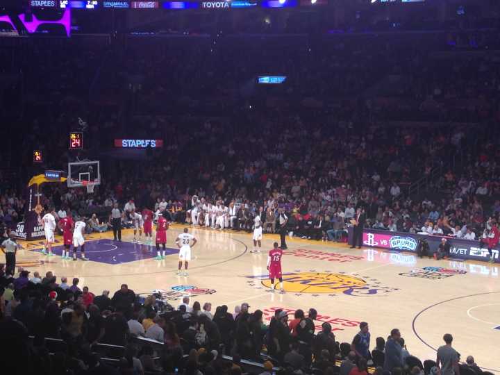 NBA地板都那么貴,那看一場NBA比賽需要花多少錢 NBA地板都那么貴,那看一場NBA比賽需要花多少錢