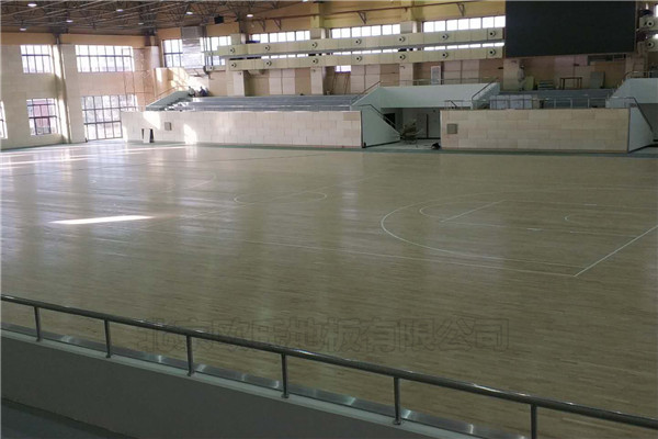 廣東湛江鋼鐵廠籃球館木地板案例
