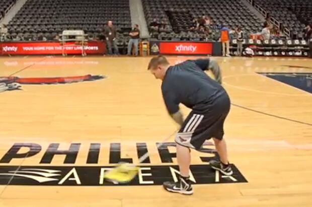 更佳的視覺體驗(yàn):室內(nèi)楓木運(yùn)動(dòng)地板 更佳的視覺體驗(yàn):室內(nèi)楓木運(yùn)動(dòng)地板