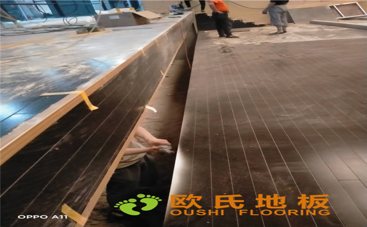 河北廊坊益田同文學校舞臺木地板-歐氏運動木地板